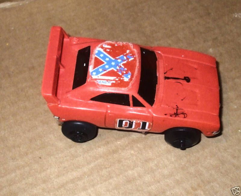 WARNER BROS 1980 GENERAL LEE FRICTION CAR PLASTIC DIECA  