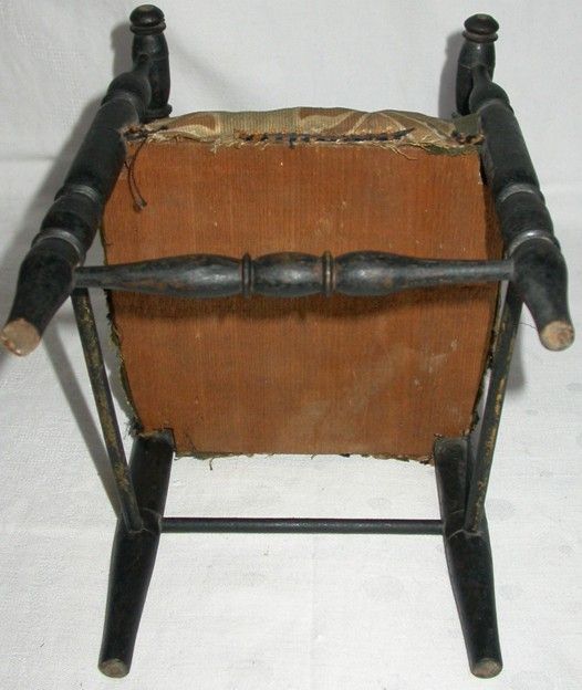 PETIT FAUTEUIL POUPEE fin 19ème BOIS NOIRCI TAPISSERIE  