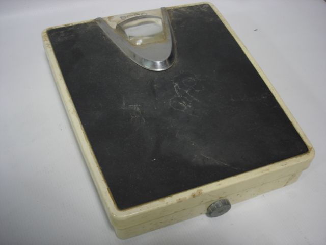 F18   Vintage VTG Mid Century Borg Bathroom Scale  