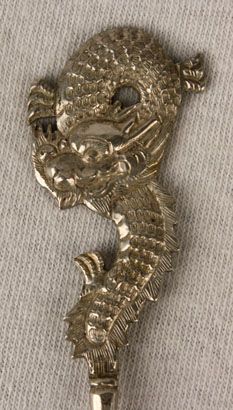 ANTIQUE CHINESE OLD COIN SILVER DRAGON SPOON WANG HING  