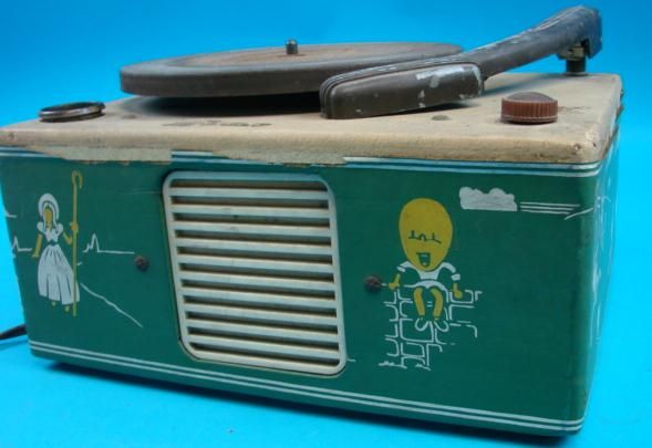 TRAV LER RADIO Model 7001 2 Tube Electric Phonograph Traveler Record 