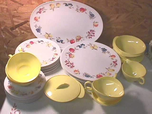 Apollo Ware Melmac Alexander Barna Fruit Set  33 pcs  