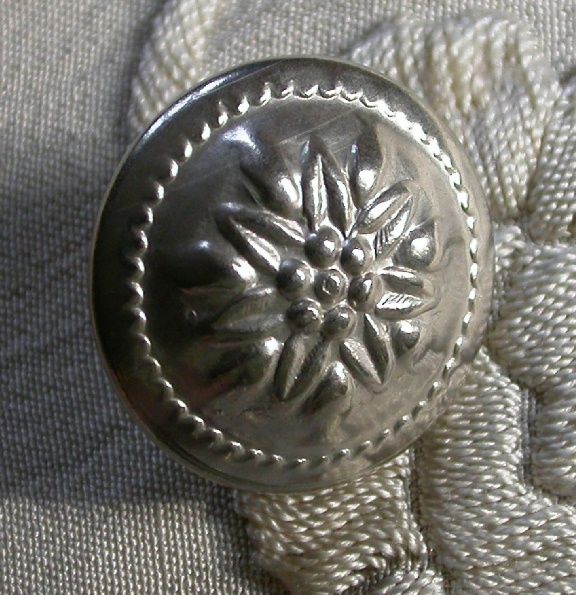 VINTAGE BAVARIAN SILVERY EDELWEISS DIRNDL BUTTONS LG  