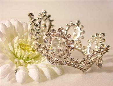 This tiara made of tear drop rhinstones circle shape