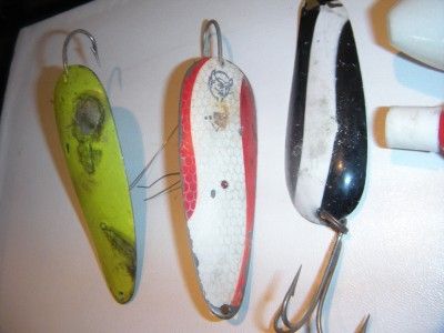 VINTAGE LOT DAREDEVLE LURES SPOONS BOBBERS LEAD SINKER+  