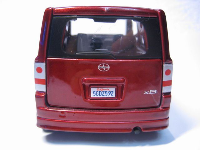 Scion xB vinous color Maisto Diecast Collection Car Model 1/24 124 