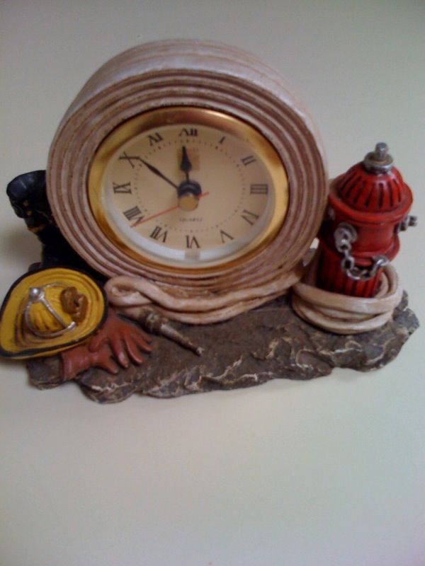 RED HATS OF COURAGE FIREMAN QUARTZ DESK CLOCK  