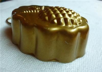 Vintage Style Miniature COPPER MOLD PINEAPPLE Tin Lined Loop Hanger 