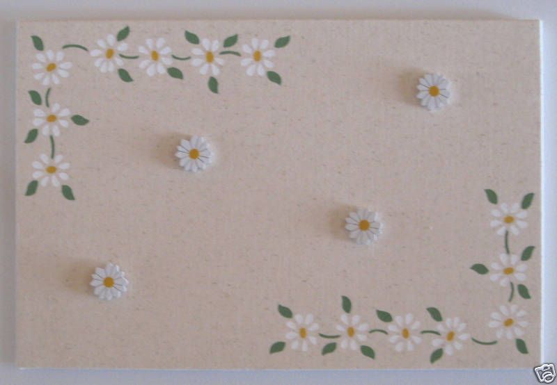 DAISIES BULLETIN MEMO MESSAGE BOARD & DAISY PUSH PINS  